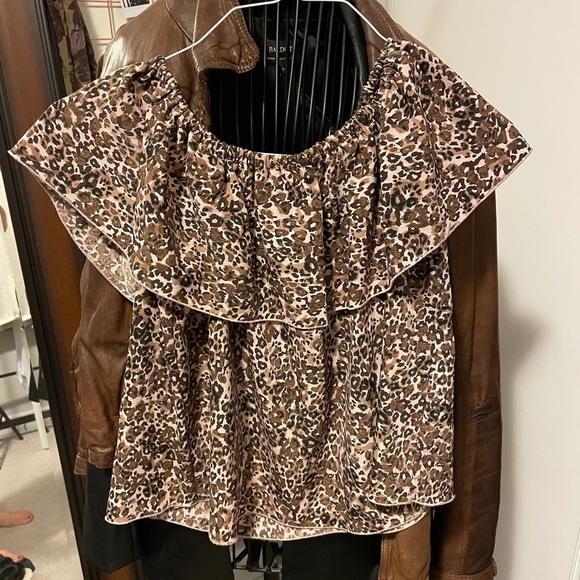 Aritzia off the shoulders cheetah blouse - Picture 1 of 3